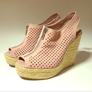 Blush rose Steve Madden Size 7 wedge heels